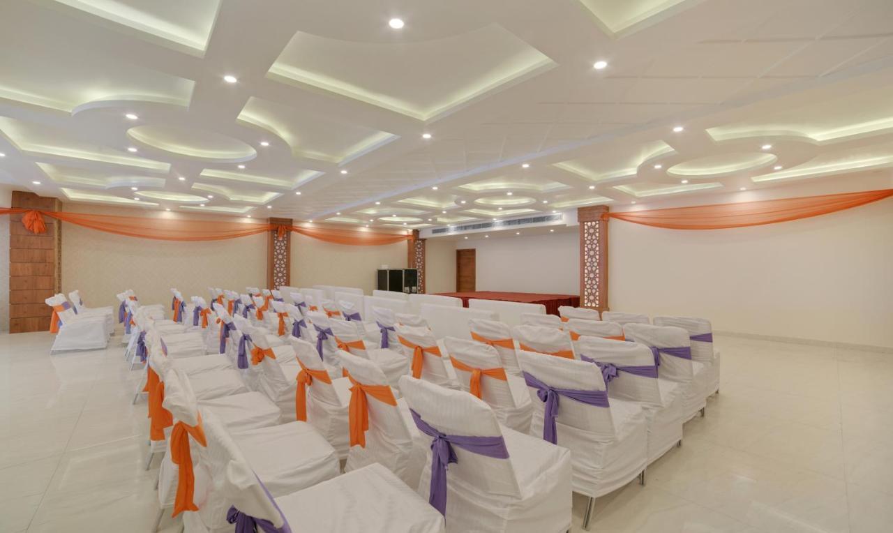 Treebo G K Residency Near Dehradun Railway Station Hotel Buitenkant foto